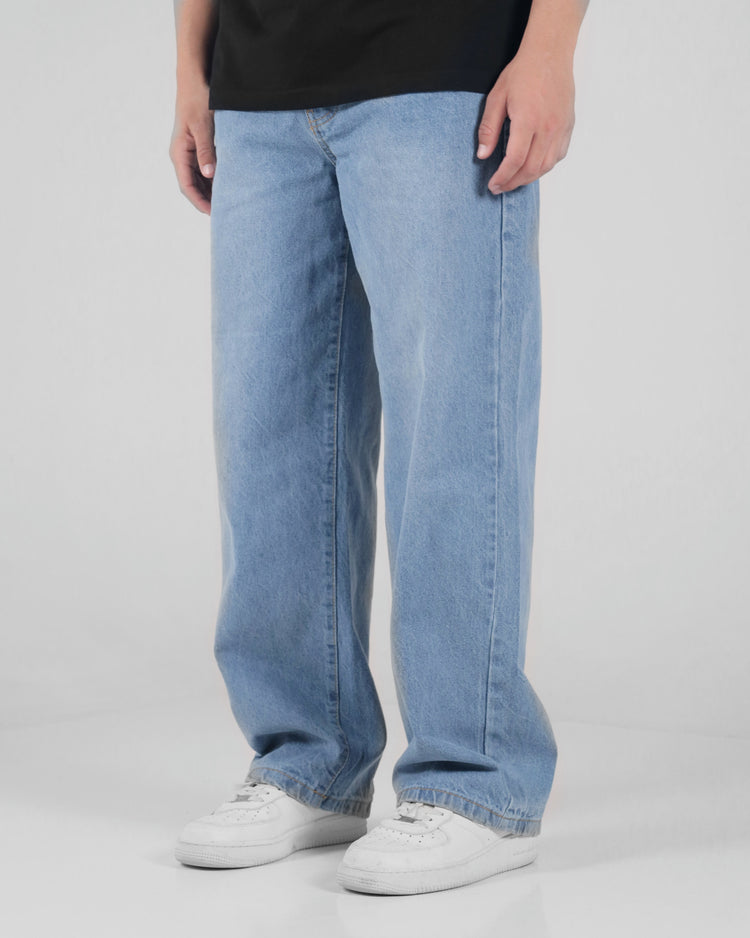 LIGHT BLUE BAGGY JEANS
