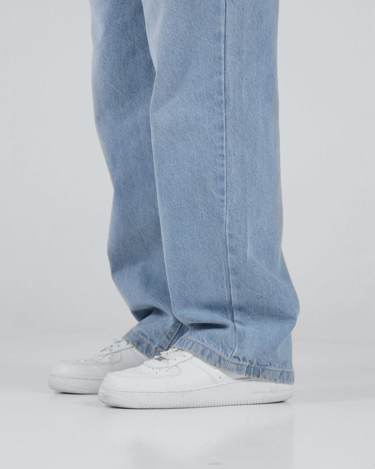 LIGHT BLUE BAGGY JEANS