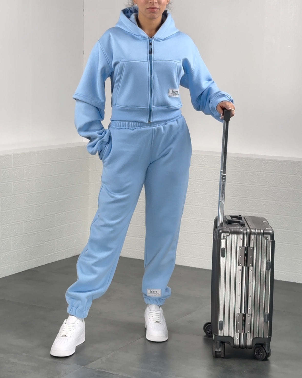 ESSENTIAL CROP TOP ZIPPER HOODIE & SWEATPANTS SET ELASTIC