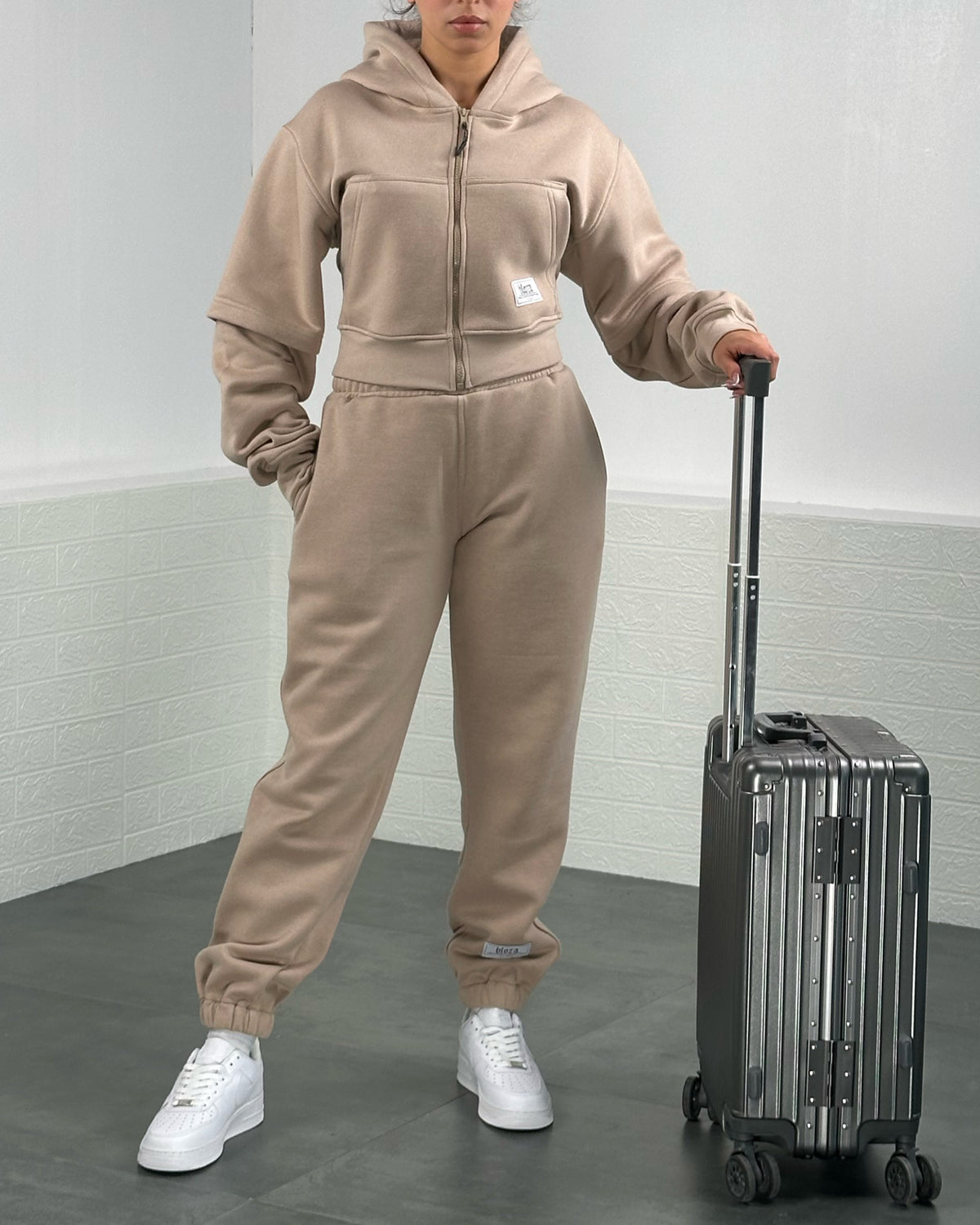 ESSENTIAL CROP TOP ZIPPER HOODIE & SWEATPANTS SET ELASTIC