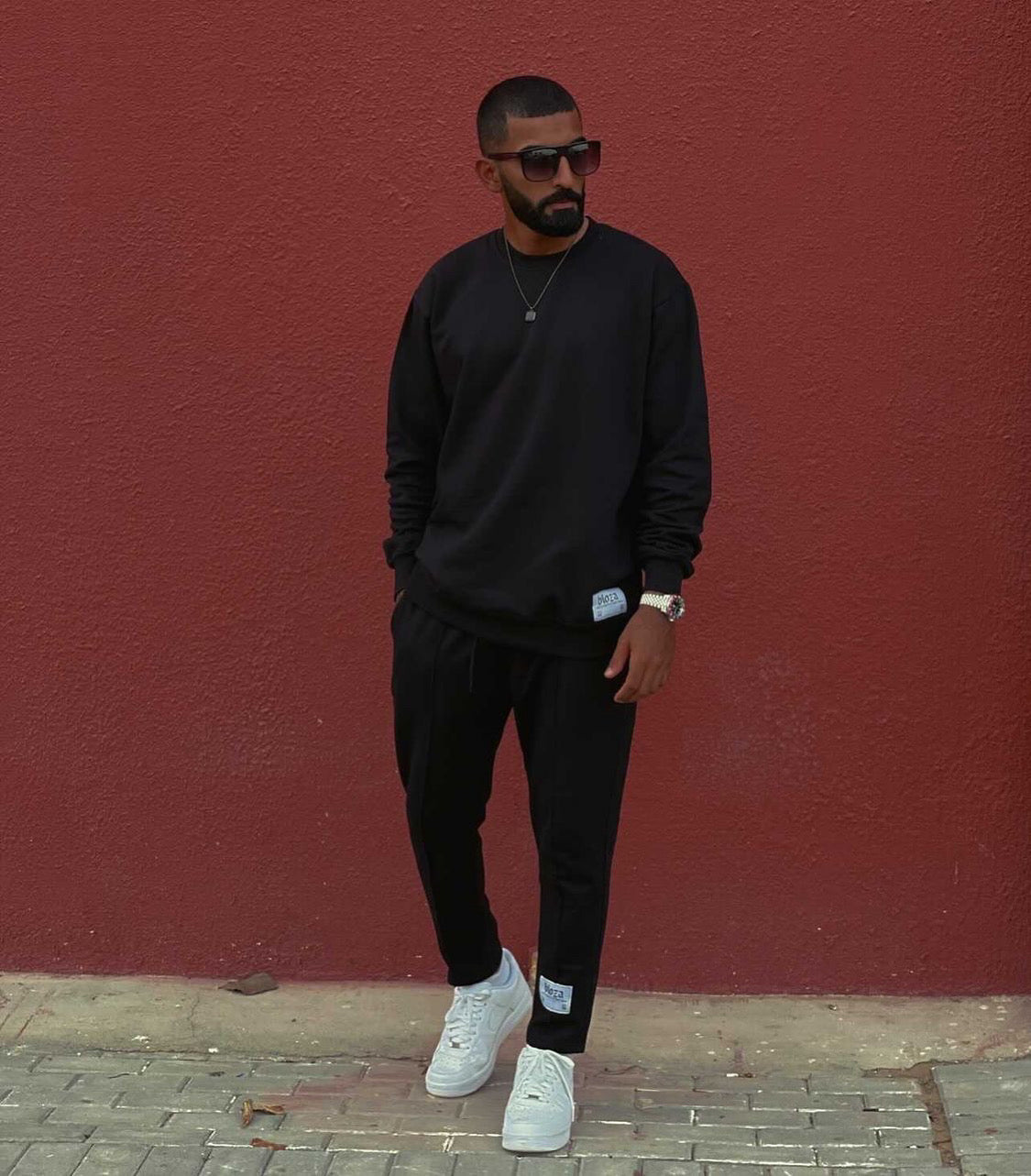 ESSENTIAL SWEATSHIRT & TAPERED OPEN BOTTOM SWEATPANTS SET