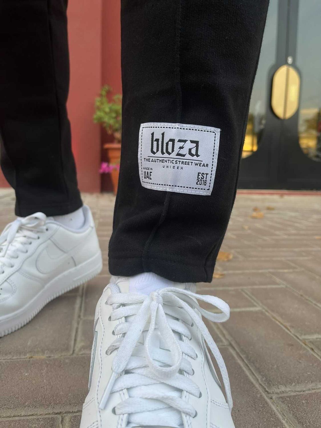 ESSENTIAL SWEATSHIRT & TAPERED OPEN BOTTOM SWEATPANTS SET