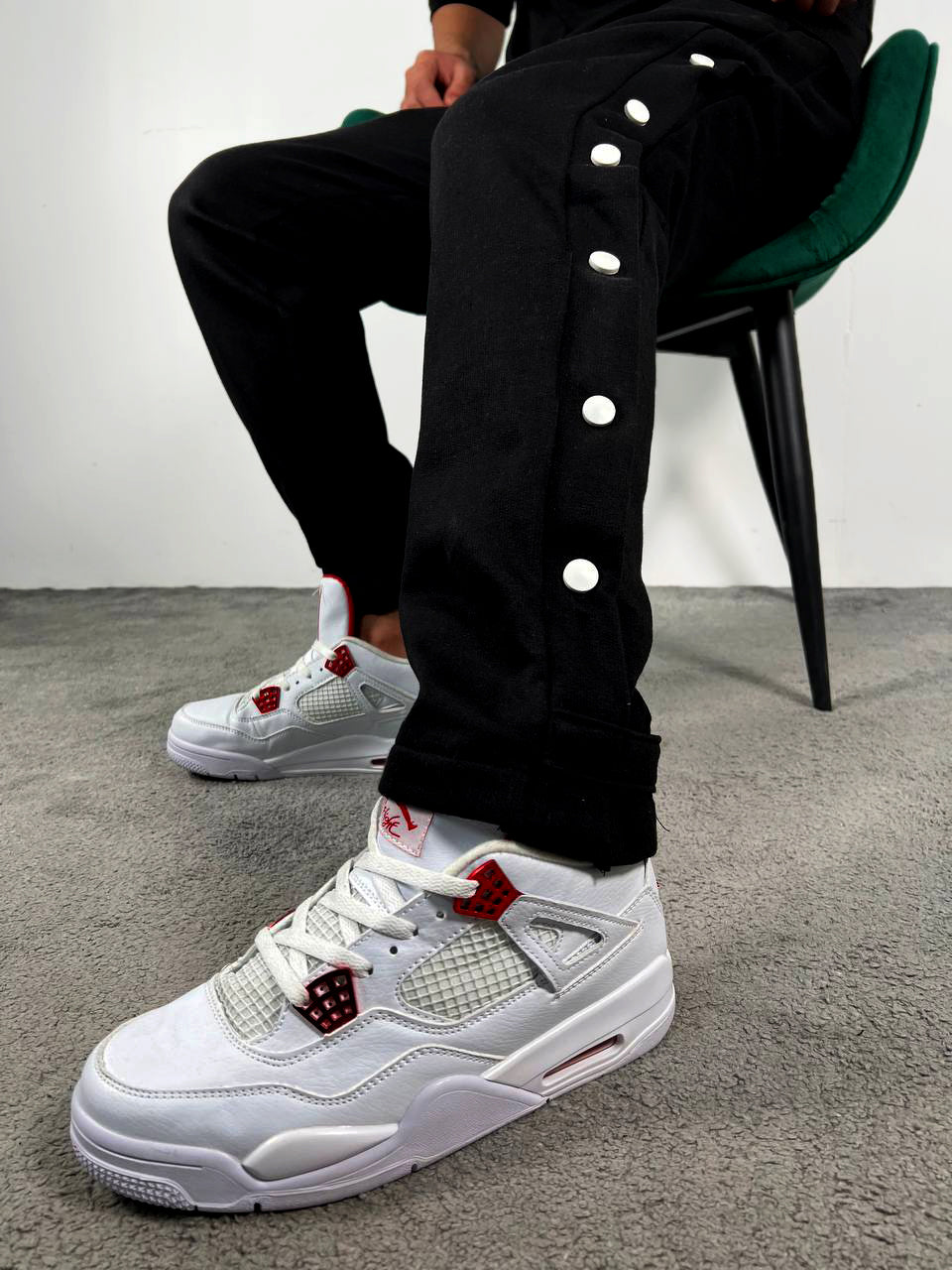 Side Button Strap Sweatpants